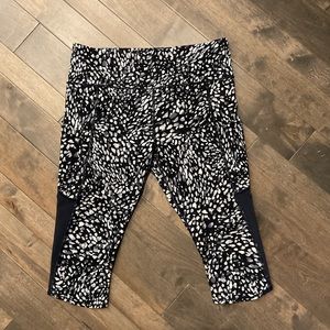 Athleta Spotty Up For Anything Capris